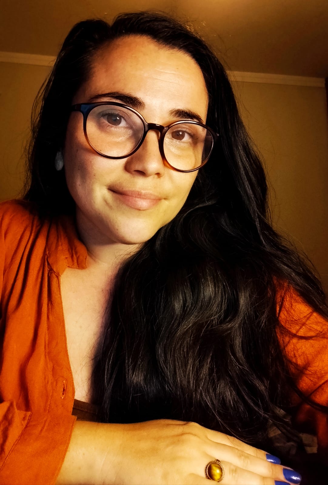 A educadora Isabela Vilela Vieira, a béu