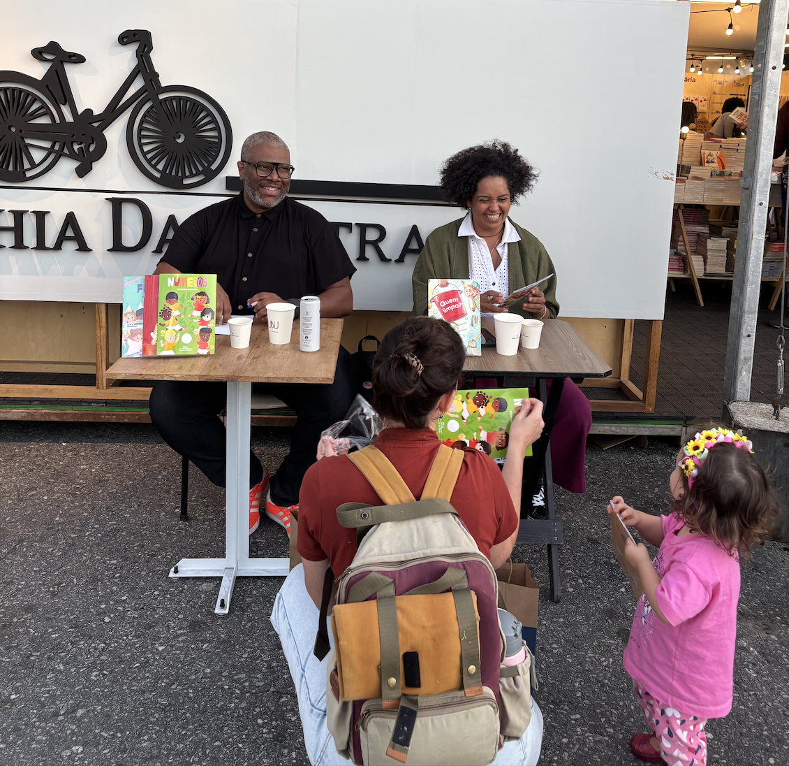 Rodrigo Andrade e Bianca Santana na edição 2025 d'A Feira do Livro